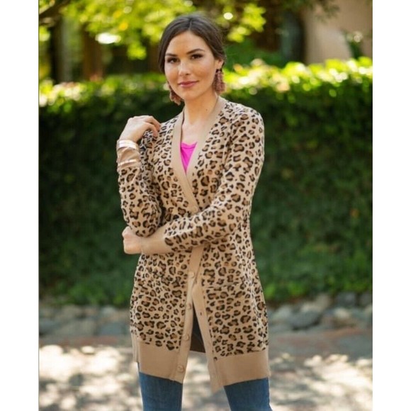 Evy's Tree Vivie Cardigan Leopard Animal Print Sweater VNeck Button Sweatshirt L - Picture 1 of 12
